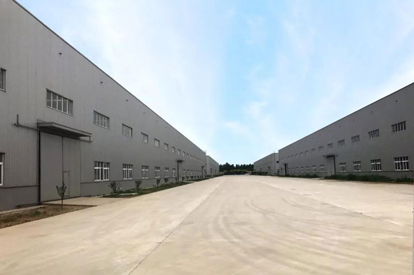 湖北升降(jiàng)機廠房廠(chang)貌